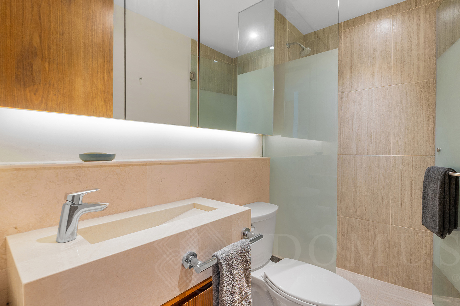 Image gallery of Zantamar C404 UP-88