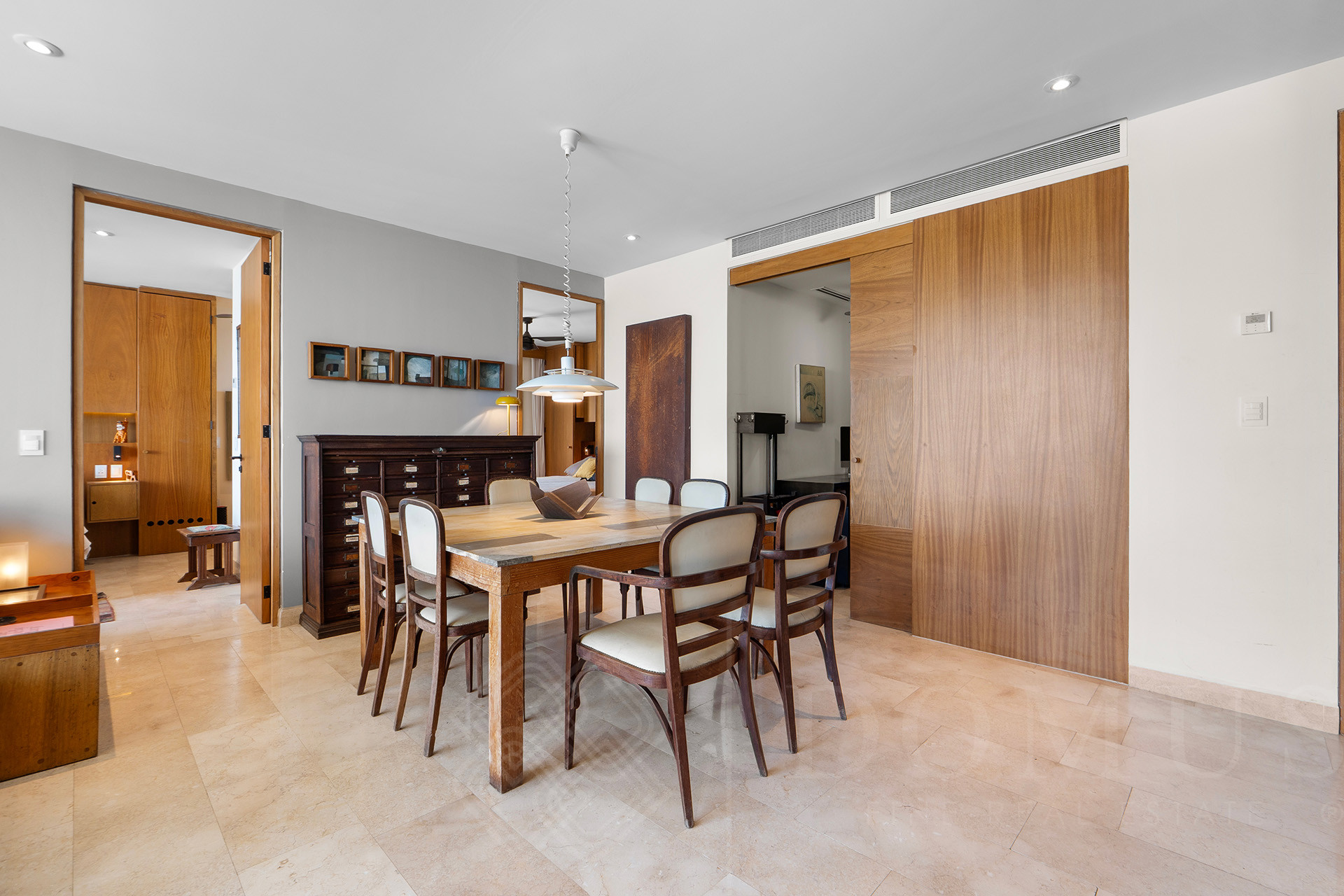 Image gallery of Zantamar A201 UP-92