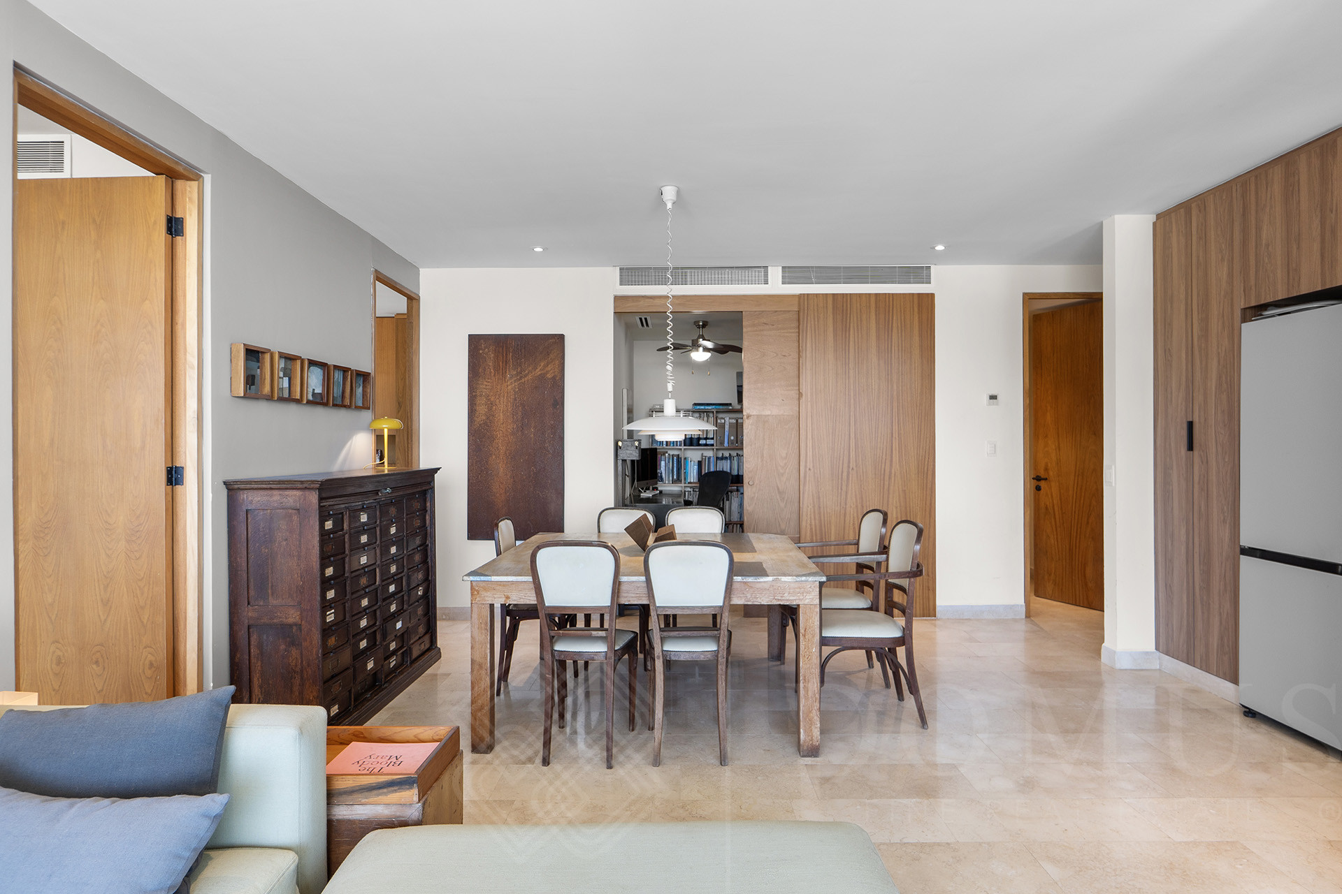 Image gallery of Zantamar A201 UP-92