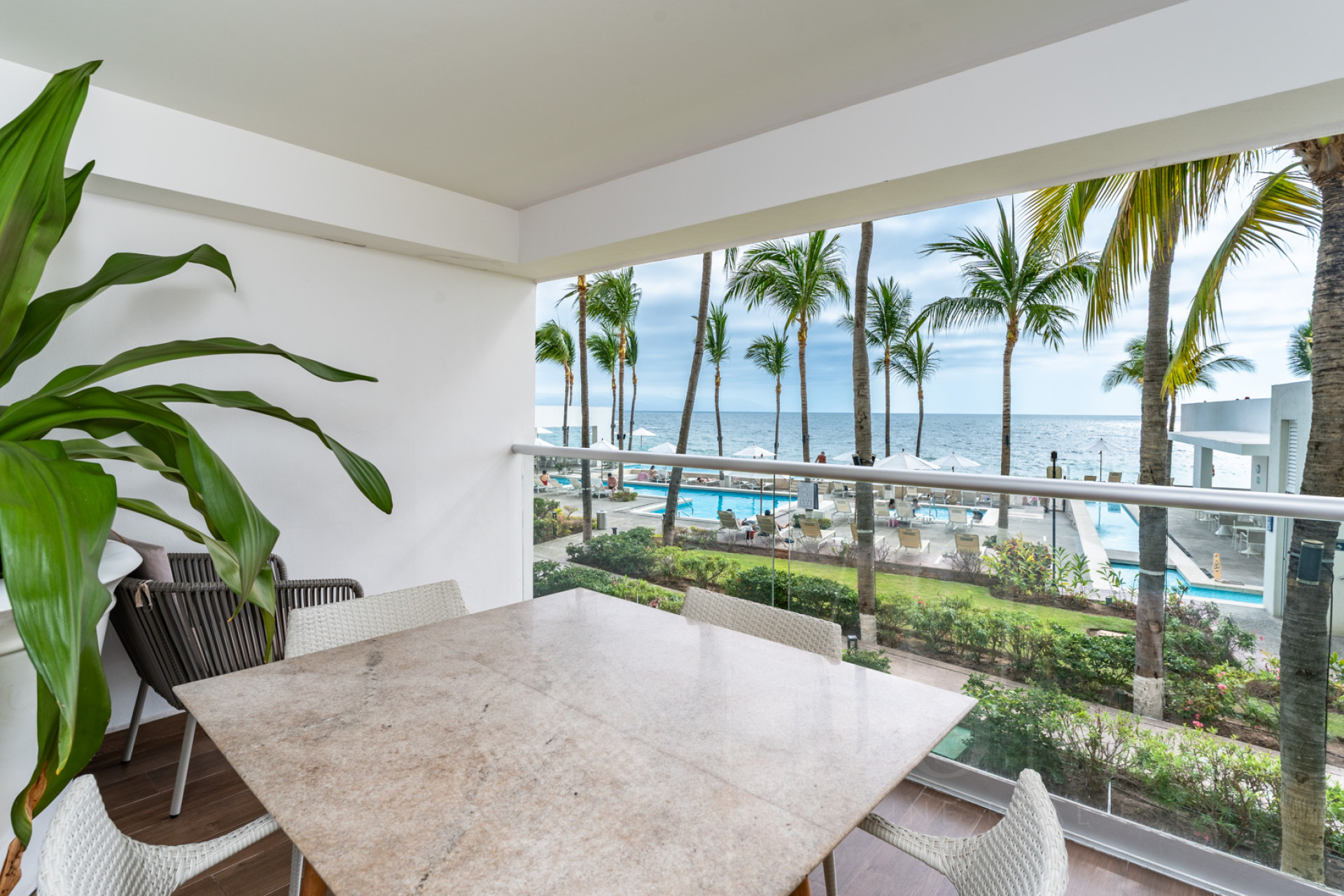 Image gallery of Harbor 171 South Tower Unit #2006