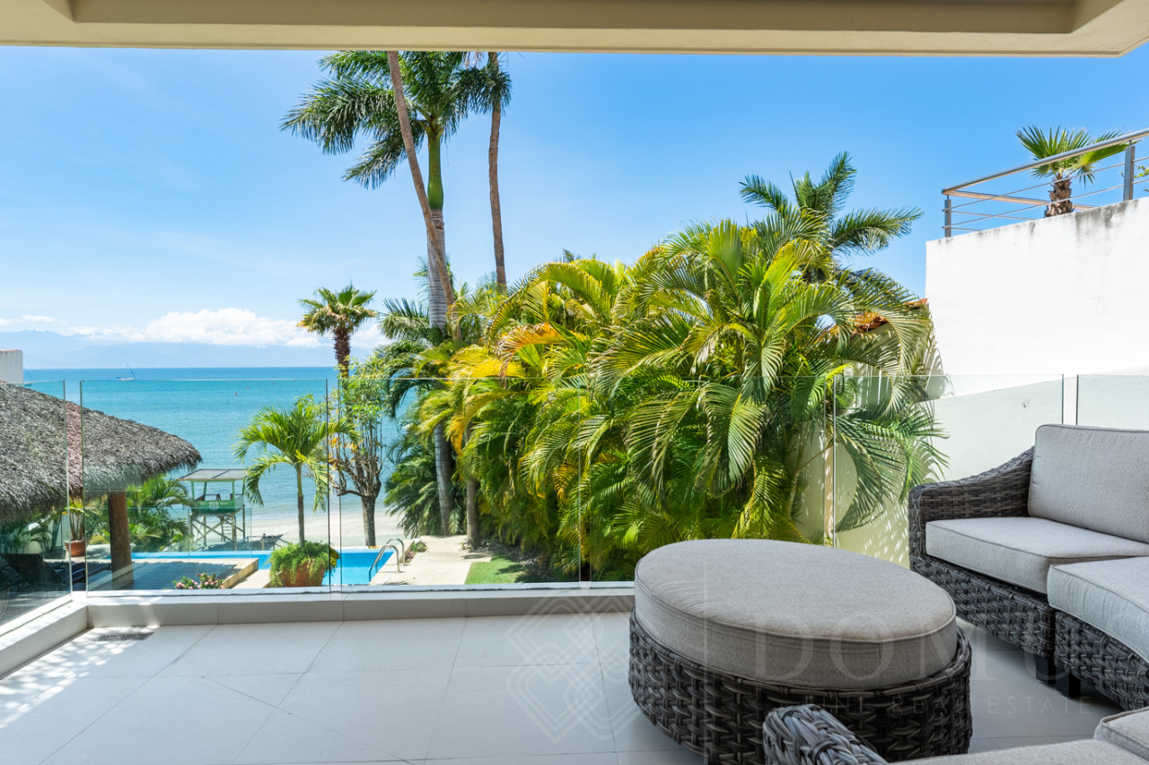 Departamento en venta frente a playa en La Cruz de Huanacaxtle condominio Nayri La Cruz