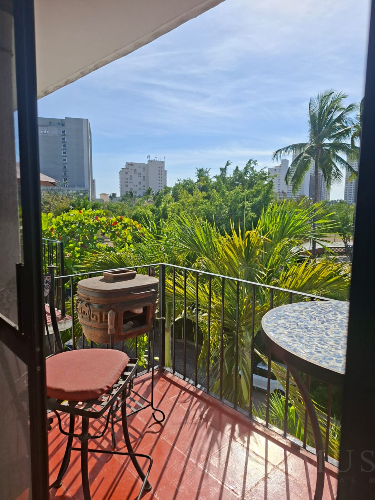 Departamento en venta en Puerto Vallarta, condominio Marbella Torre 2-#213