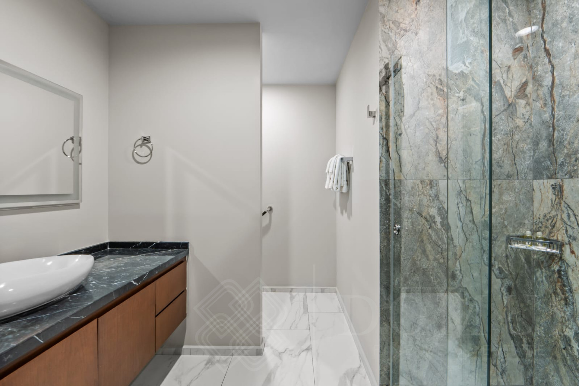Image gallery of Quadrant Tower 2000, unit 2102