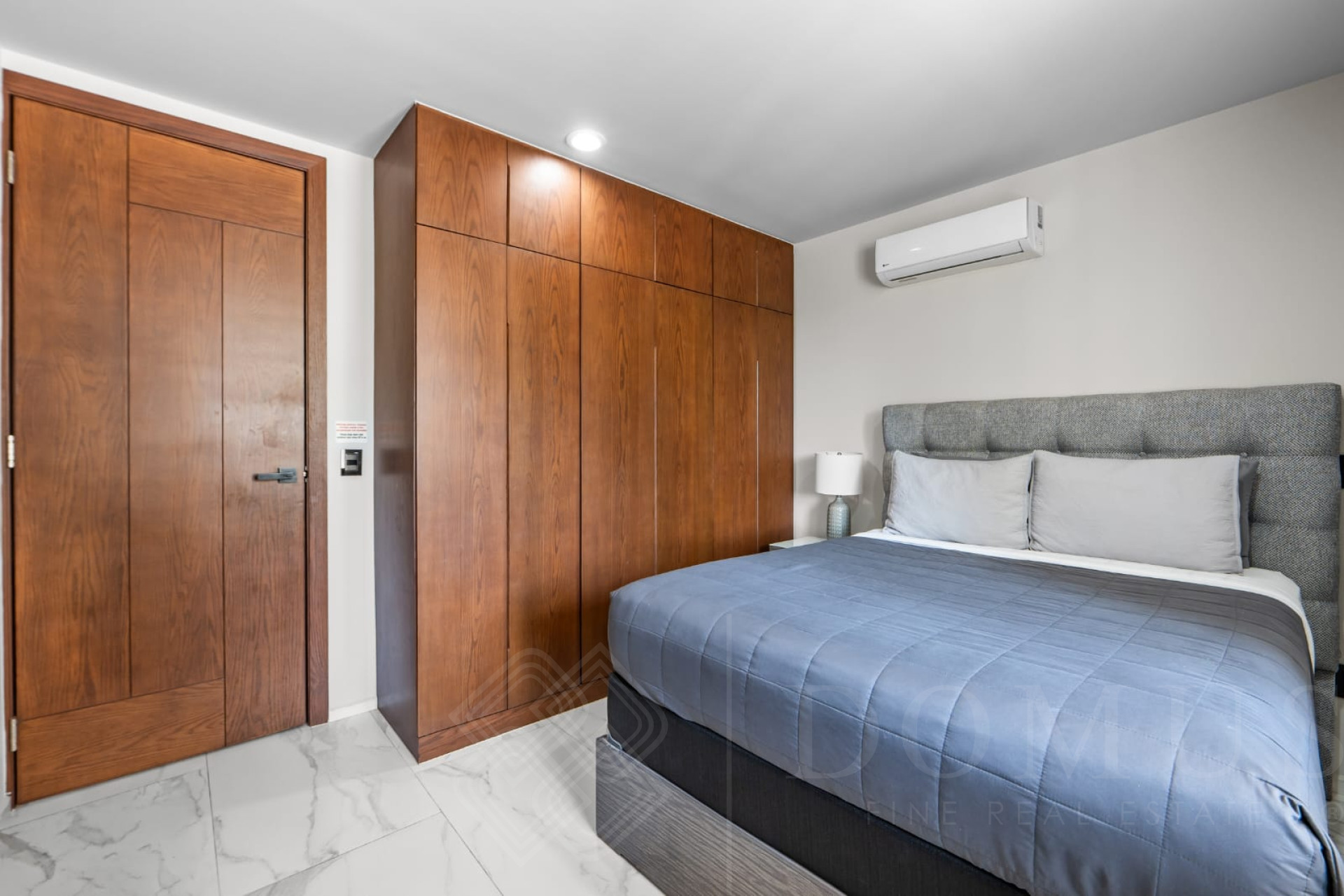 Image gallery of Quadrant Tower 2000, unit 2102