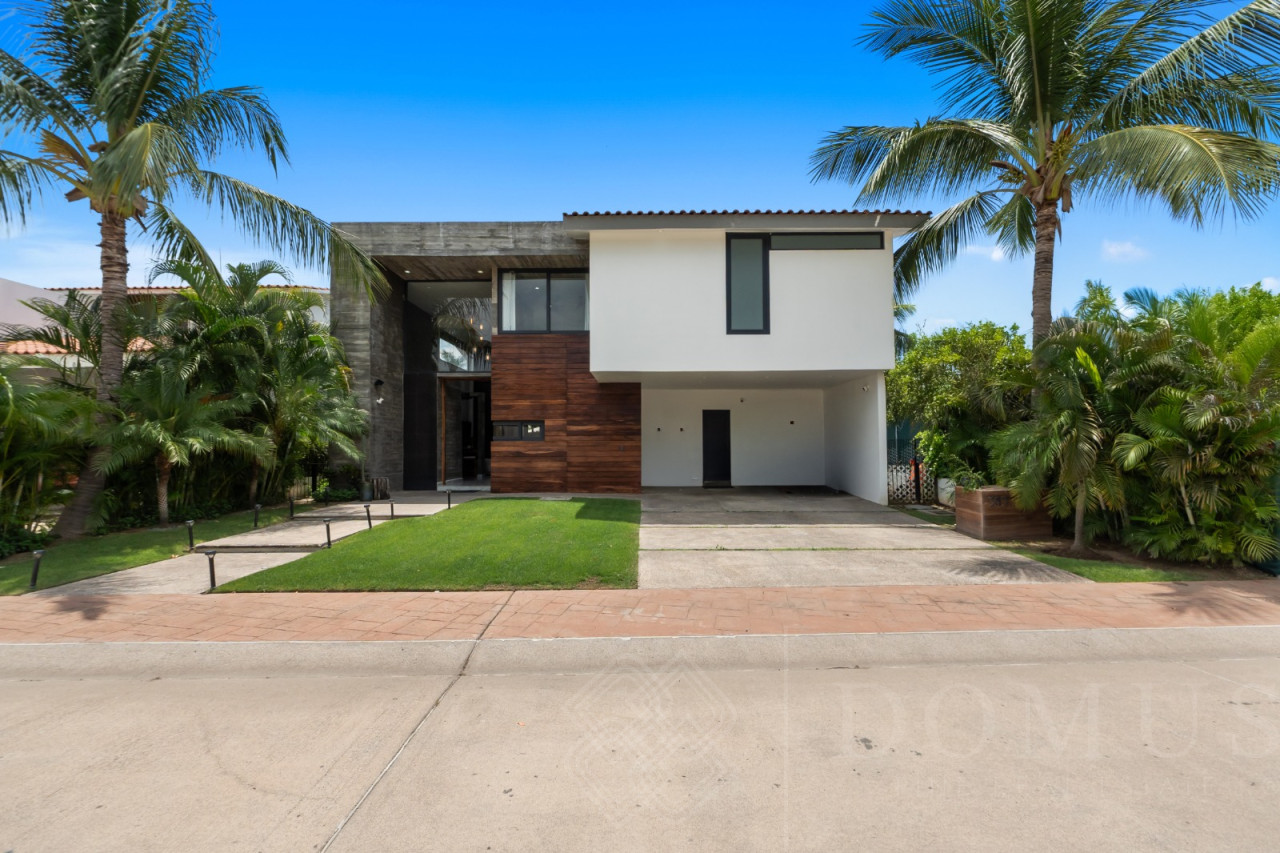 Casa Nogal #383 en Los Tigres Nuevo Vallarta en venta