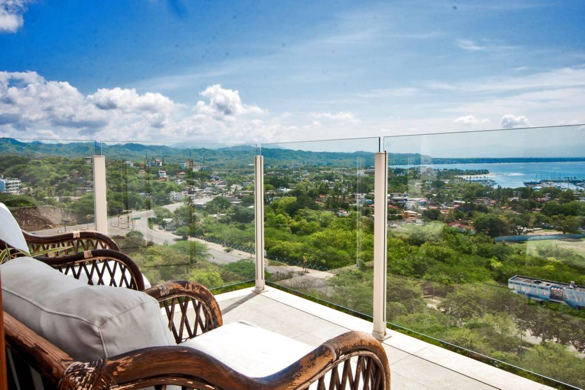 Image gallery of Amura 501A, Alamar