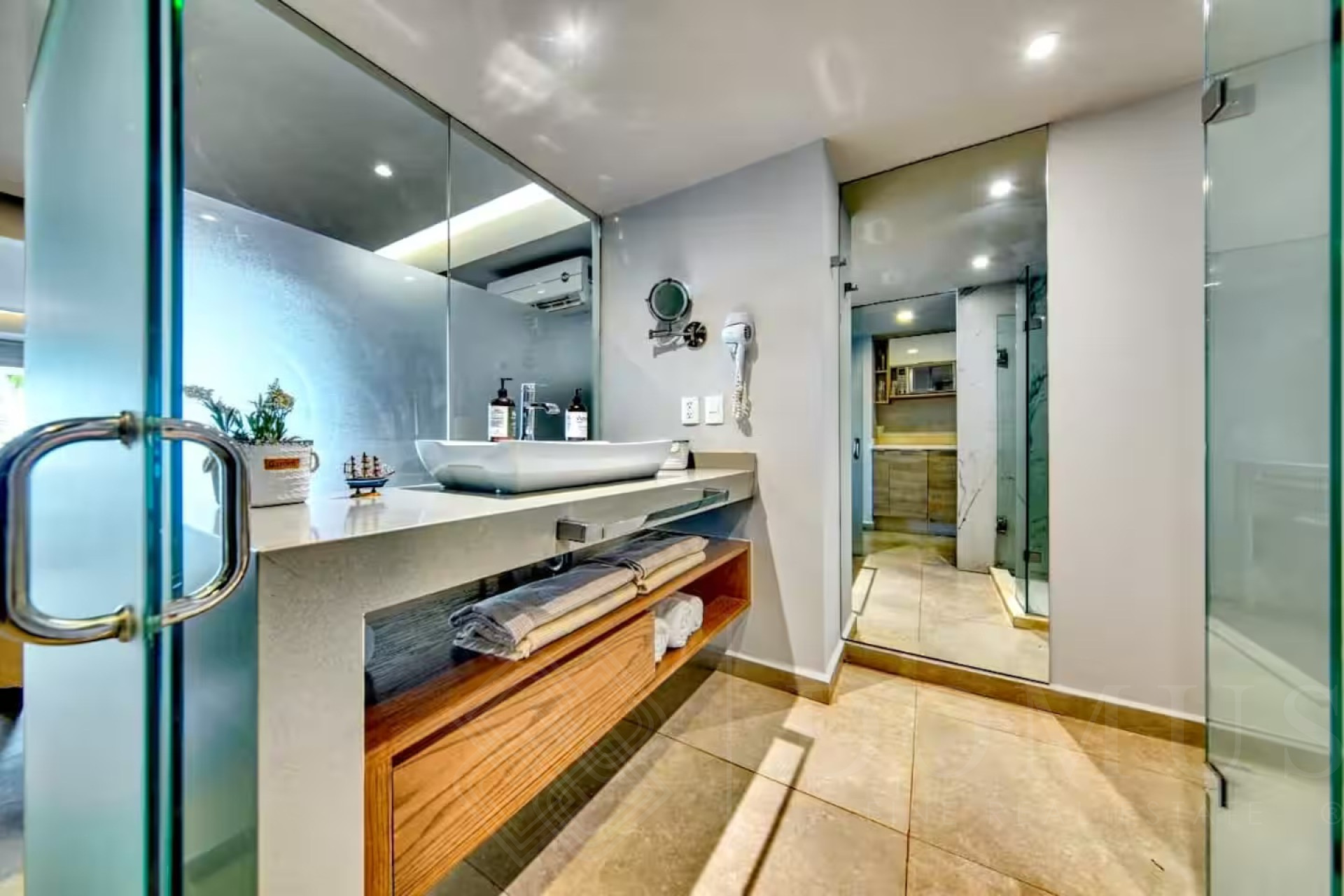 Image gallery of Harbor 171 Torre Sur #2008A