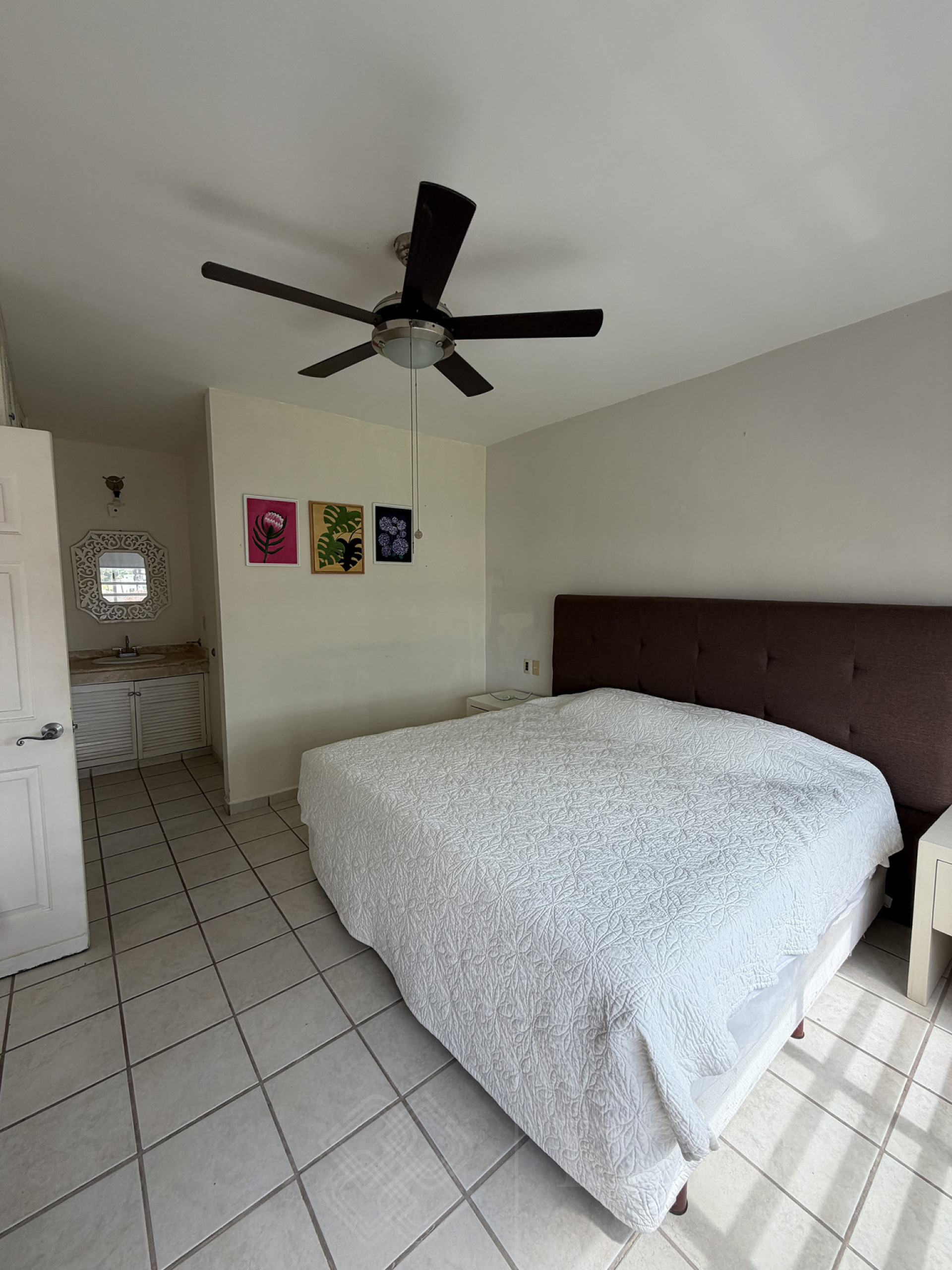 Galeria de Gardenias #504, Flamingos Residencial