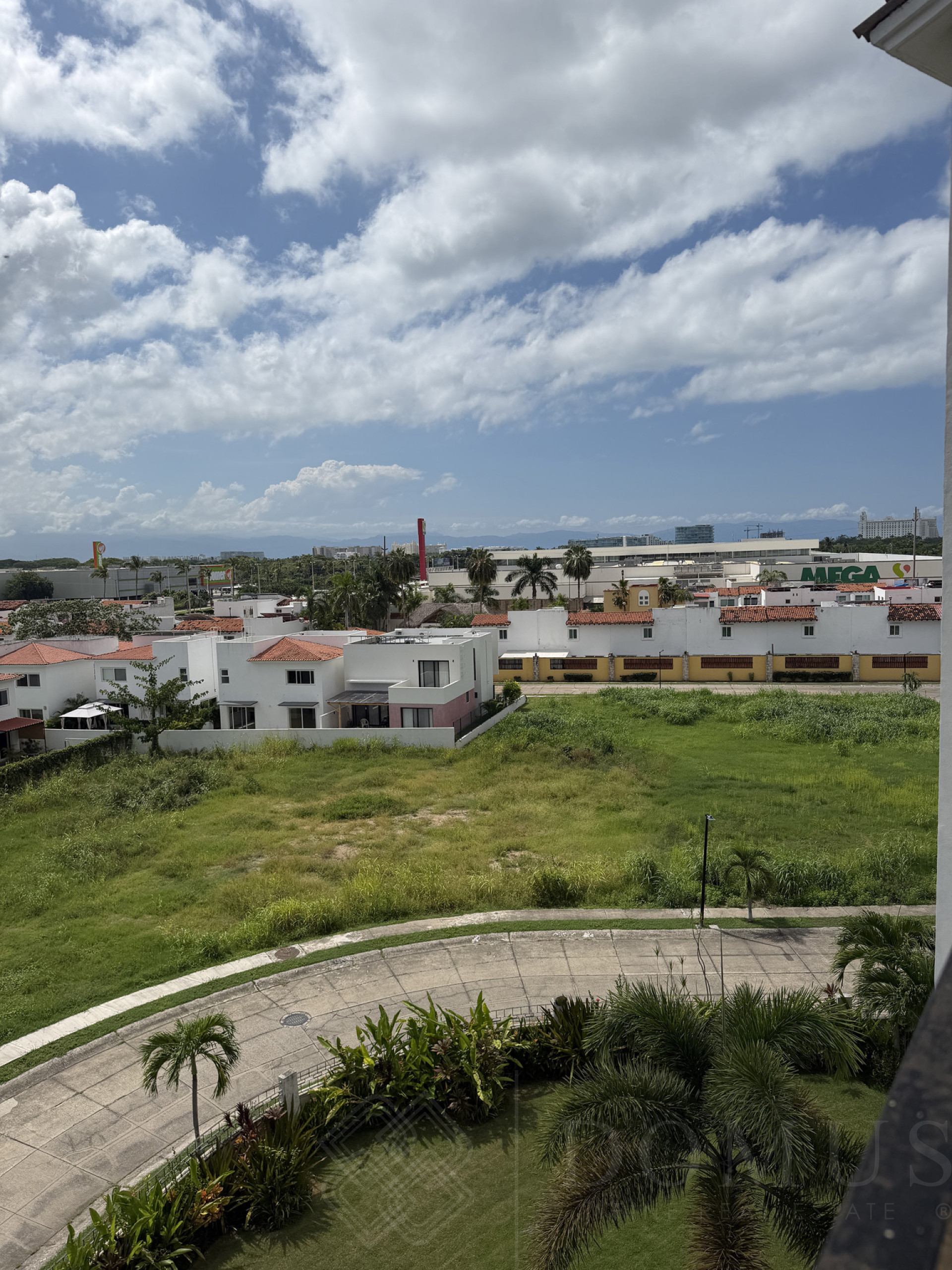 Galeria de Gardenias #504, Flamingos Residencial